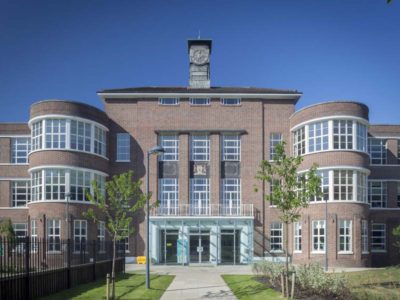 smarts-alitherm-heritage-windows-sussex-aluminium-systems application shot of alitherm heritage windows on an educational school building